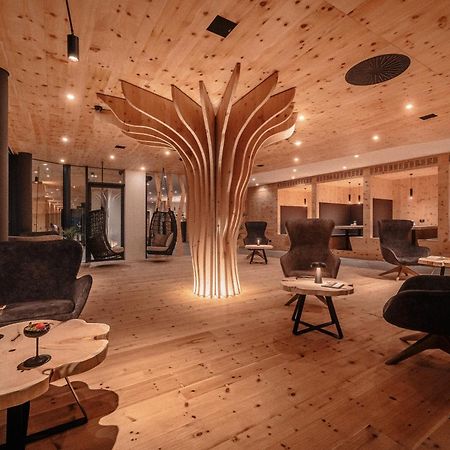 Cristallo Sport & Wellness Hotel Levico Terme Ngoại thất bức ảnh