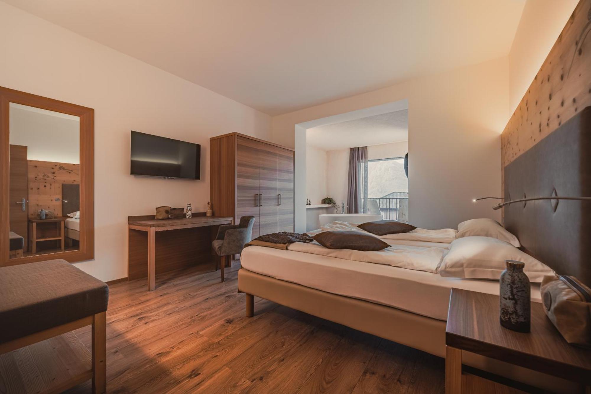 Cristallo Sport & Wellness Hotel Levico Terme Phòng bức ảnh