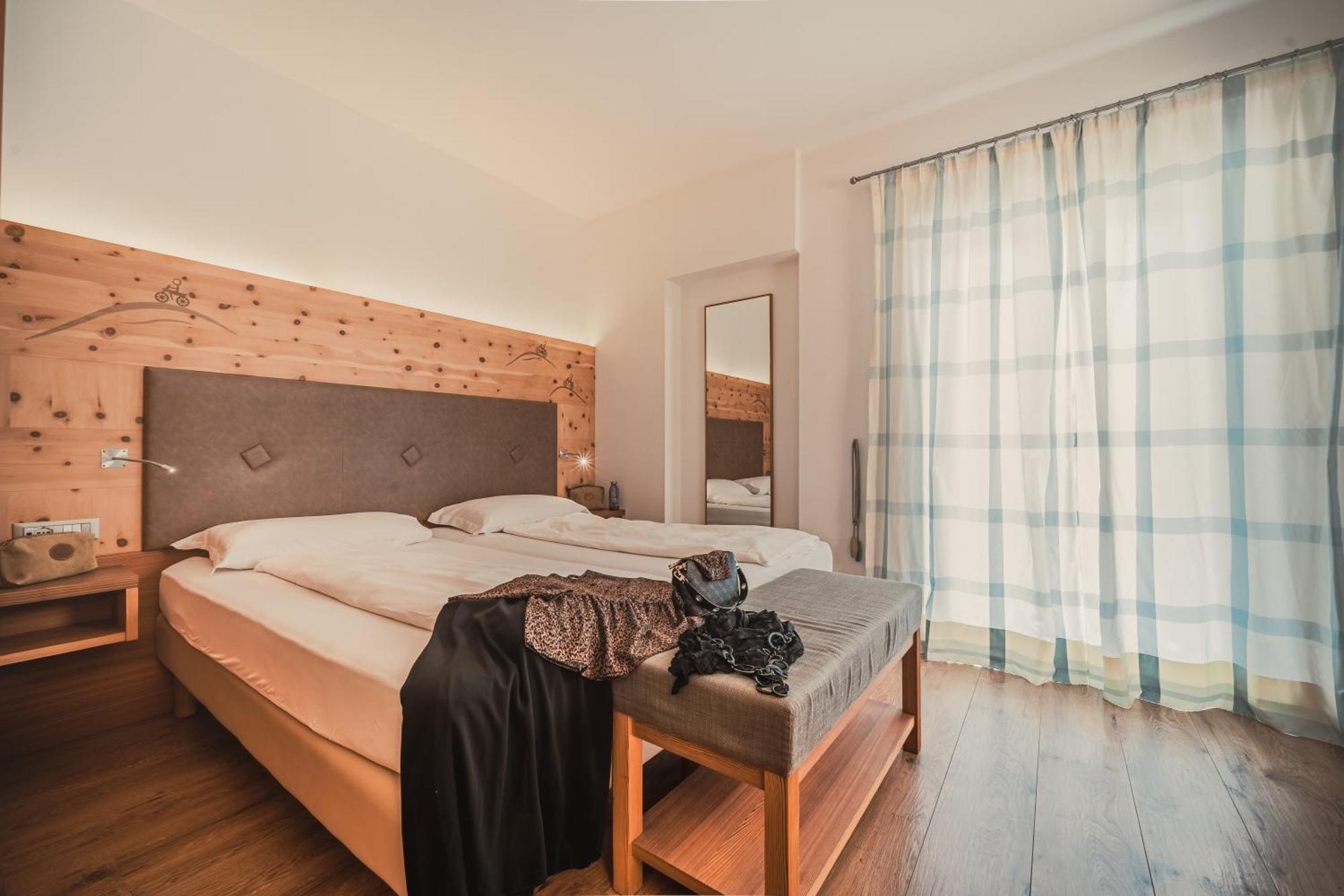 Cristallo Sport & Wellness Hotel Levico Terme Phòng bức ảnh