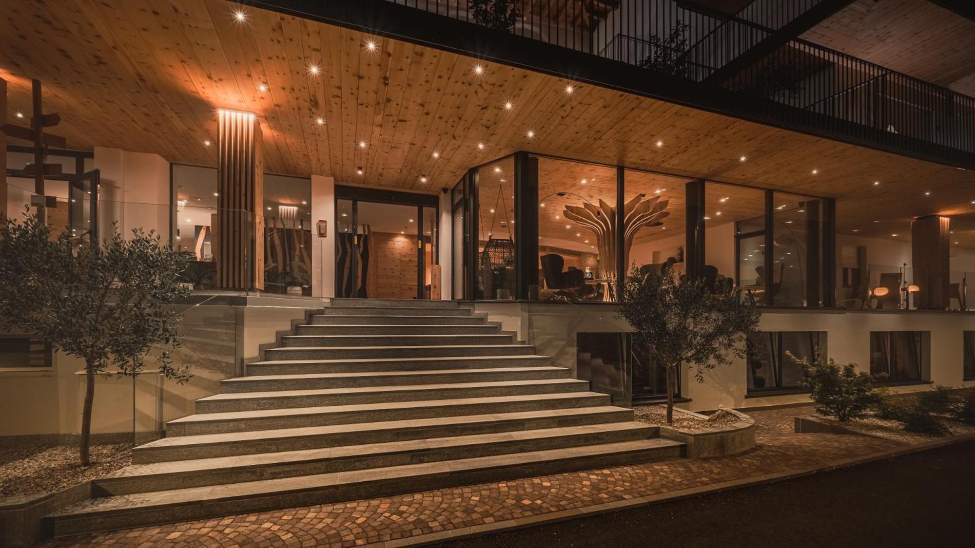 Cristallo Sport & Wellness Hotel Levico Terme Ngoại thất bức ảnh
